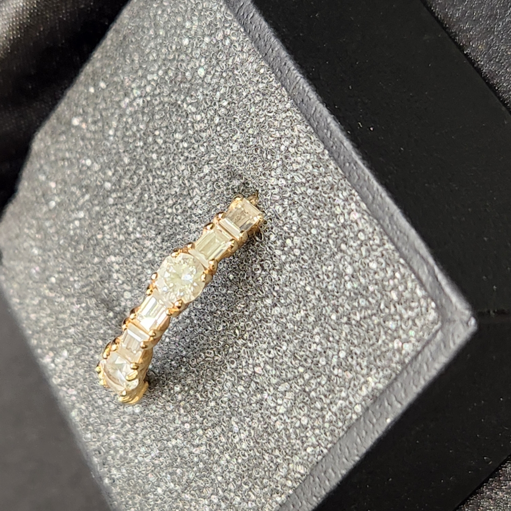 Elegant Gold and Silver Women's Ring